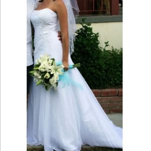 SALE!! David's Bridal A-line Wedding Dress